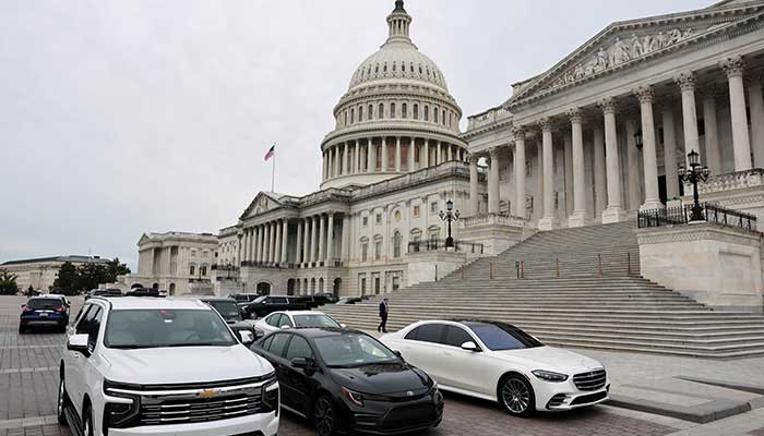 US govt shutdown begins, partisan division rules Washington