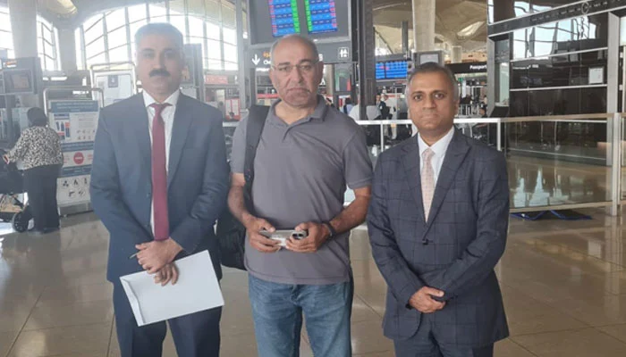 Ex-senator Mushtaq Ahmad departs for Pakistan after release from Israeli custody