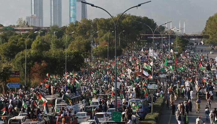 TLP protest: Islamabad, Pindi face roadblocks, mobile data service suspension