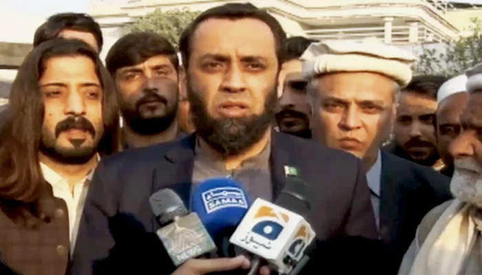 Tarar terms KP CM demand ‘illegal’ as PTI pushes for meeting with Imran