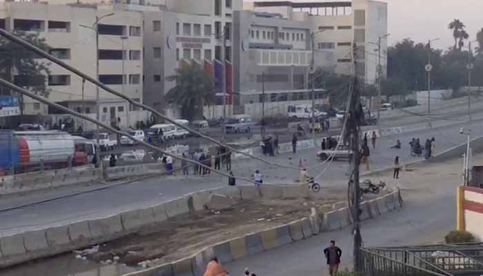 Body of minor boy who fell into manhole near Karachi’s Nipa Chowrangi found after 14 hours