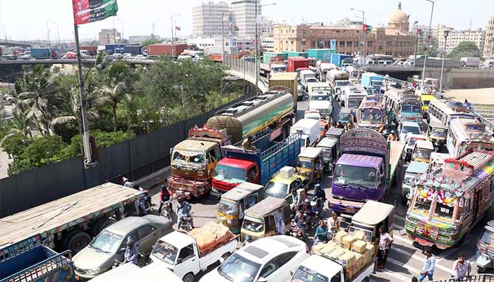 Daytime movement of dumpers, heavy vehicles banned in Karachi