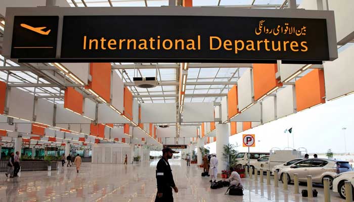 Govt establishes pre-departure facilitation desks to assist int’l travellers amid offloading complaints