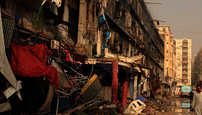 Affected traders berate city govt for late response to Gul Plaza fire