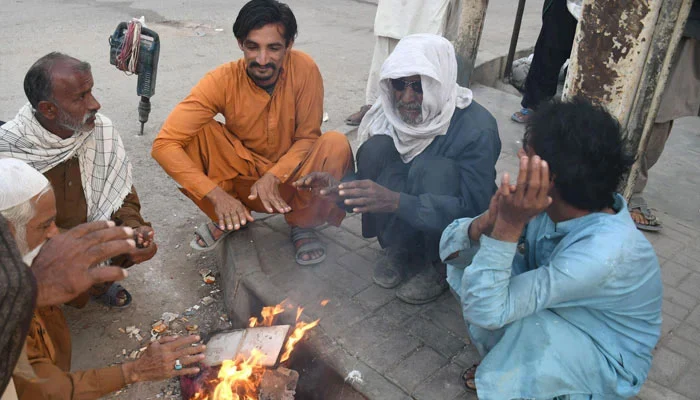 Karachiites quiver as mercury drops to chilling 6.2°C — lowest this winter