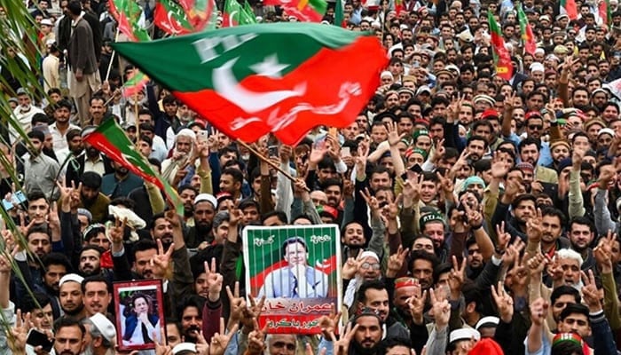 PTI-establishment indirect contacts also freeze amid confrontation politics