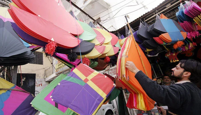 Sale of kites, strings for Lahore Basant begins today