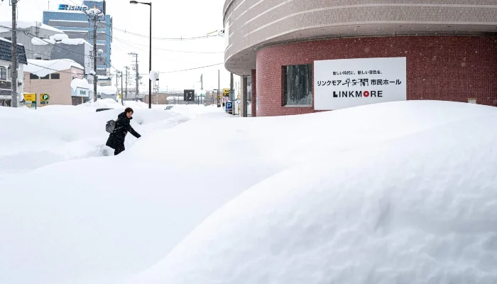 Death toll from heavy Japan snow hits 30