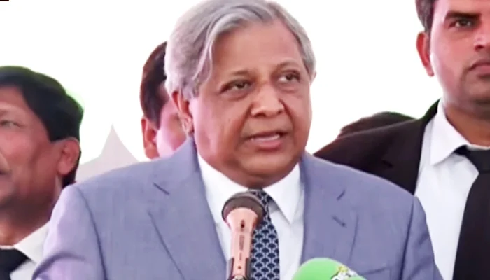 Medical team ‘fully satisfied’ with Imran Khan’s eye treatment, says law minister