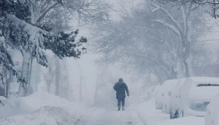 Blizzard buries US Northeast under record snowfall, millions affected