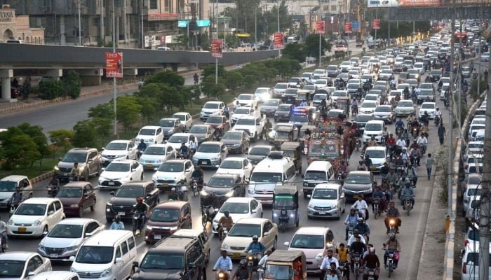 What’s causing heavy traffic in Karachi this Ramadan?