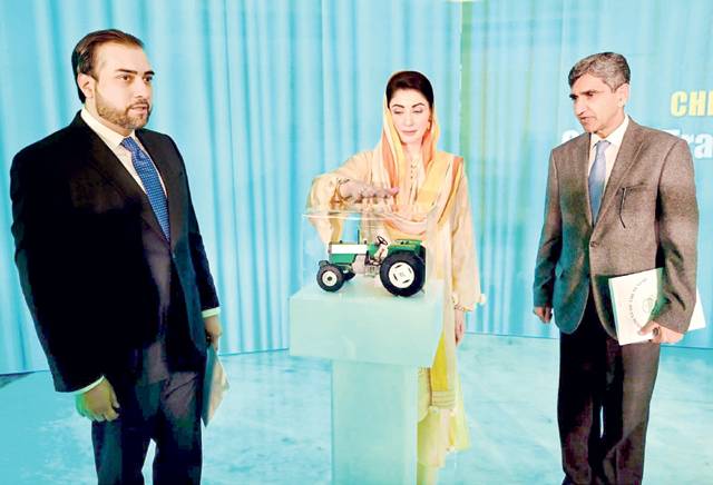 CM Maryam kicks off balloting for Phase-III of Green Tractor Programme