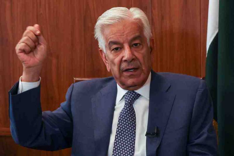 Khawaja Asif terms Achakzai’s army remark ‘irresponsible’