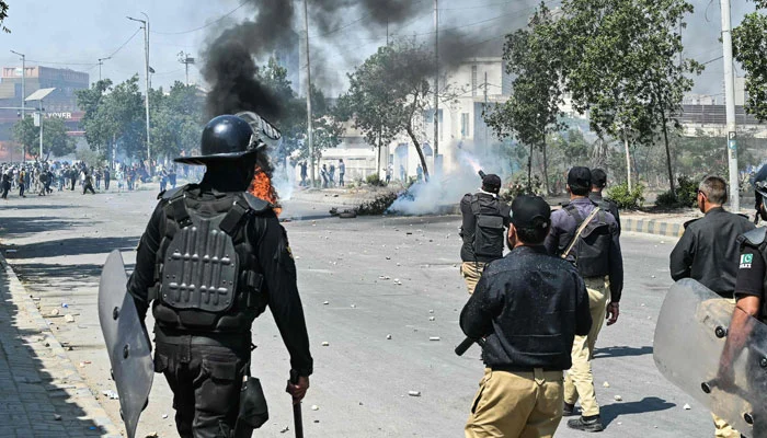 Seven police officers suspended over negligence in aftermath of US consulate incident in Karachi