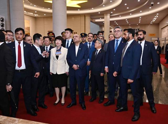 President Zardari arrives in Sanya after completing Hunan visit