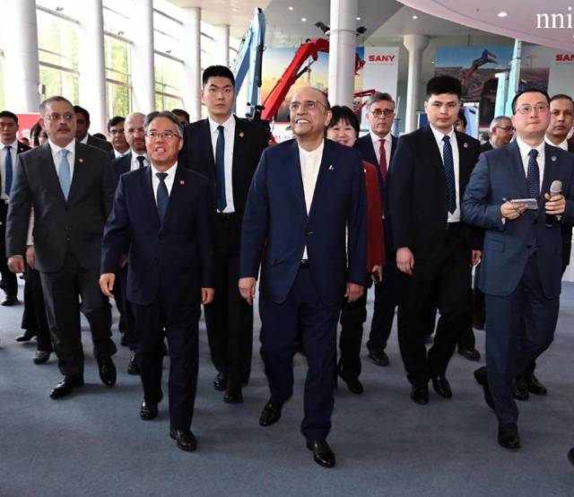 President Zardari underscores industrial coop, tech partnership during visit to China