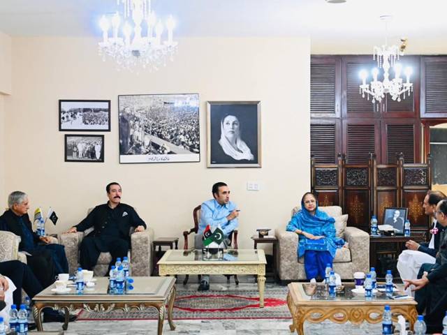 Bilawal to meet PM as PPP seeks political resolution of AJK tensions, budget deadlock
