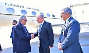 Dar arrives in Cairo for R-4 Foreign Ministers’ meeting on regional peace, cooperation