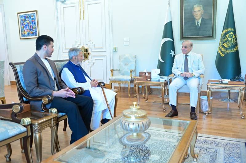 PM Shehbaz Sharif meets veteran politician Ghulam Ahmad Bilour