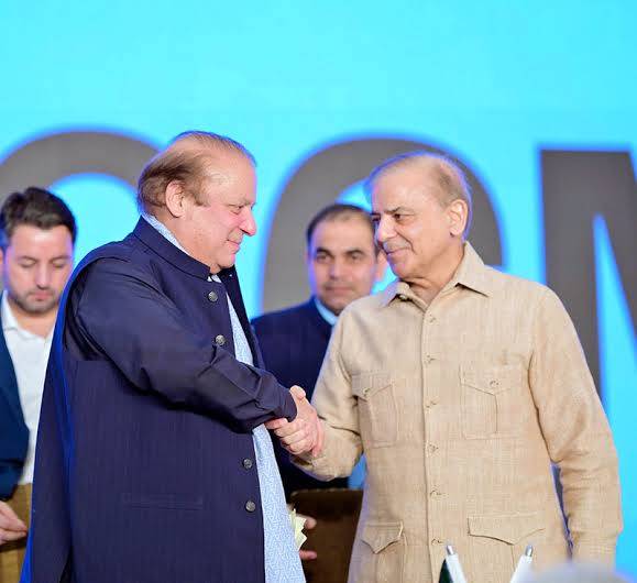 PM Shehbaz arrives in Murree for key meeting with Nawaz Sharif