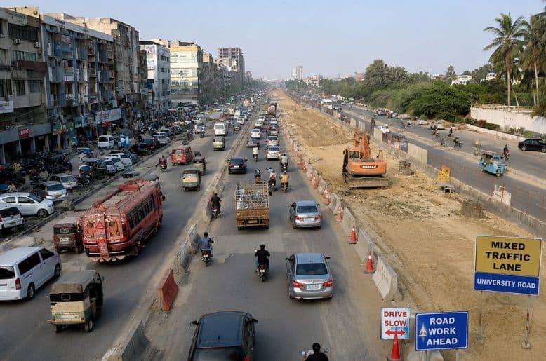 Sindh to open University Road mixed traffic lane soon amid Red Line BRT work