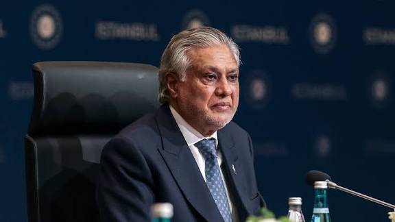 Ishaq Dar reaffirms Pakistan-Turkiye ties in meeting with Erdogan