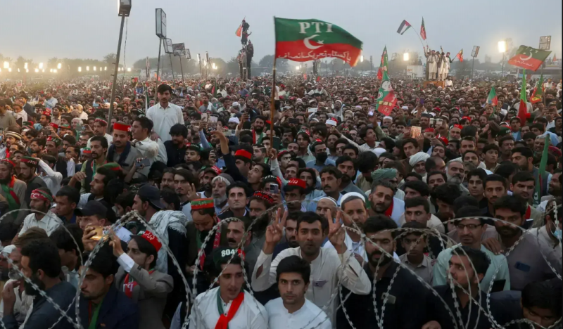 PTI approves Oct 4 long march, plans response to possible action